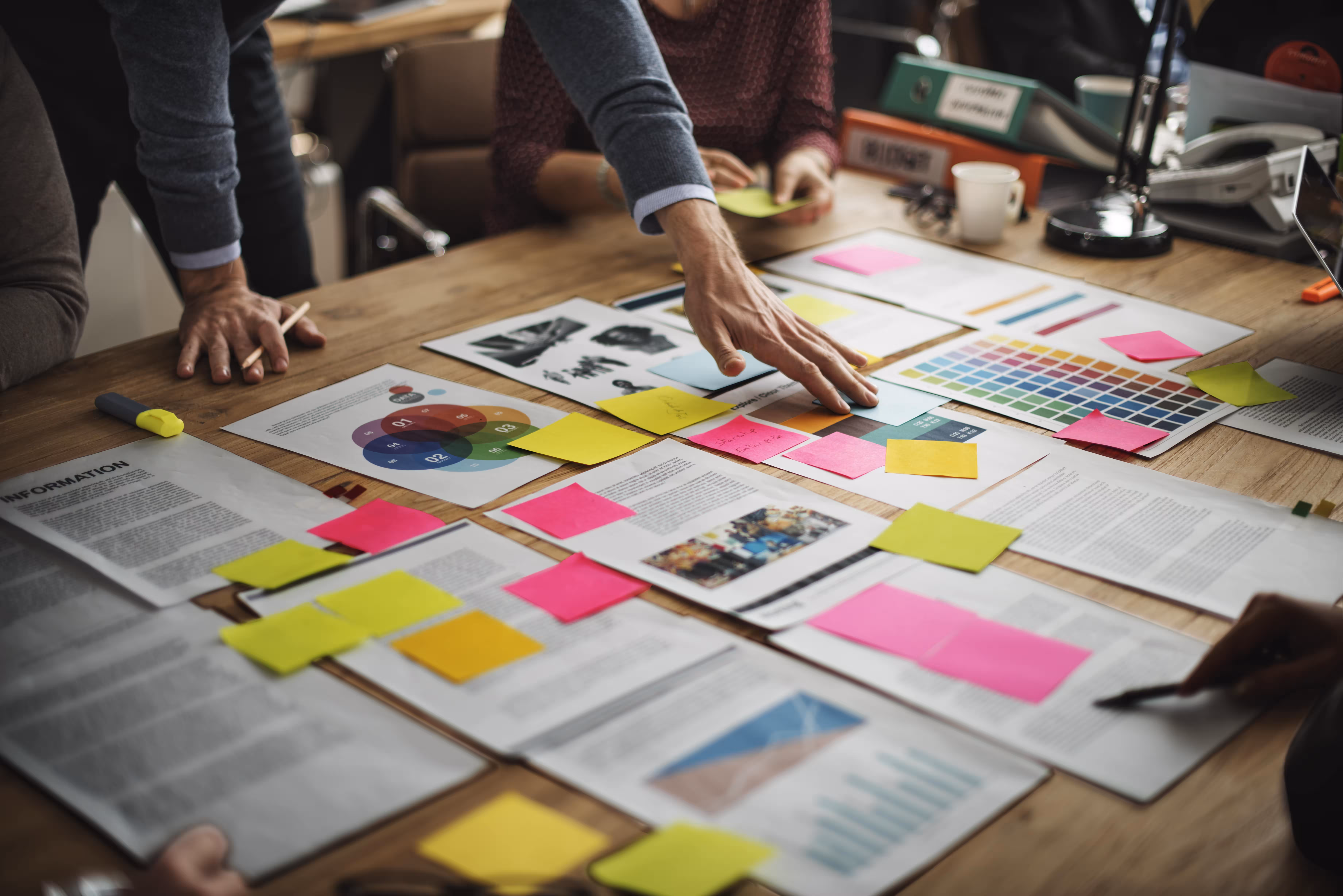 business people are brainstorming